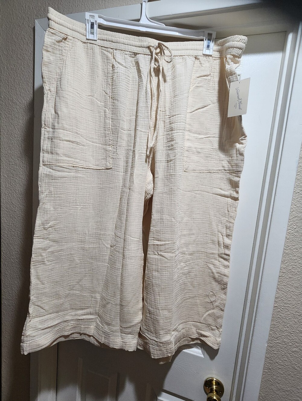 Universal Thread Women's High Rise Gauze Wide Leg Pull on Pants Cream
